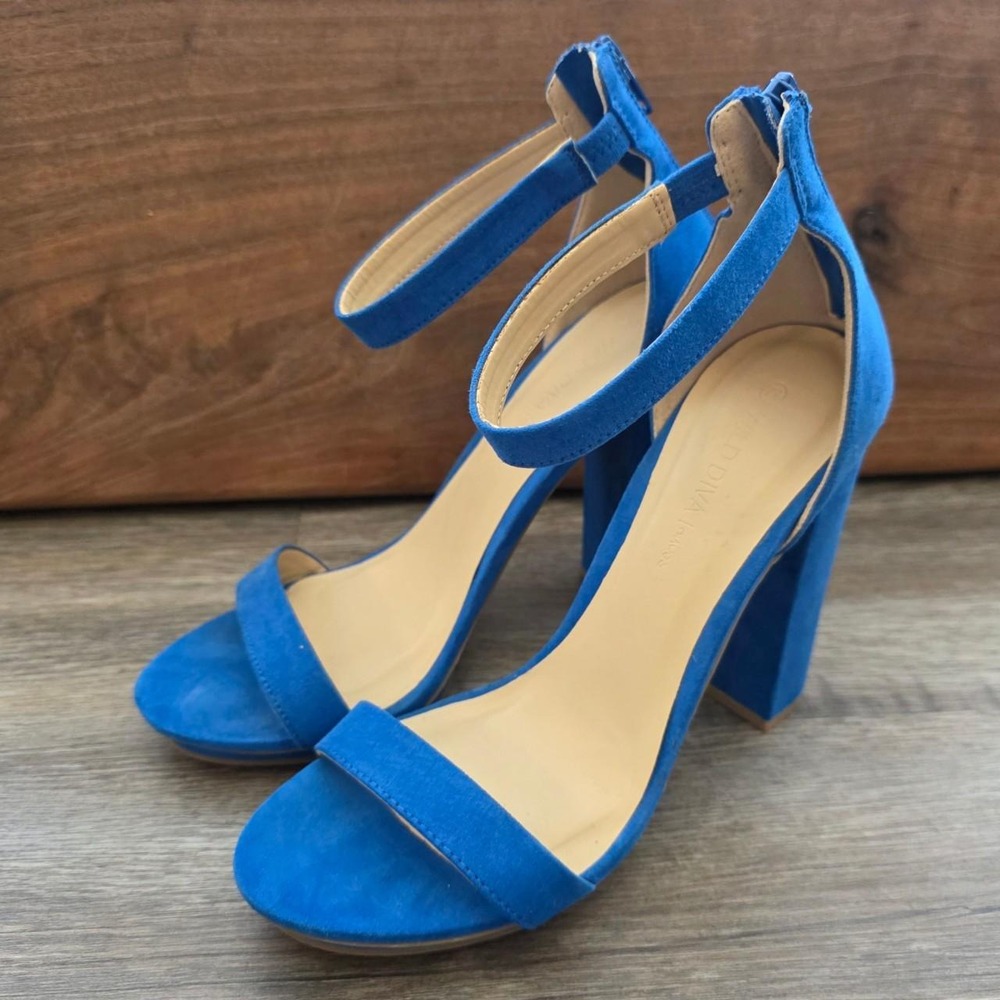 Wild Diva Lounge Cobalt Blue Faux Suede Block Heel Ankle Strap Sandals Size 7.5